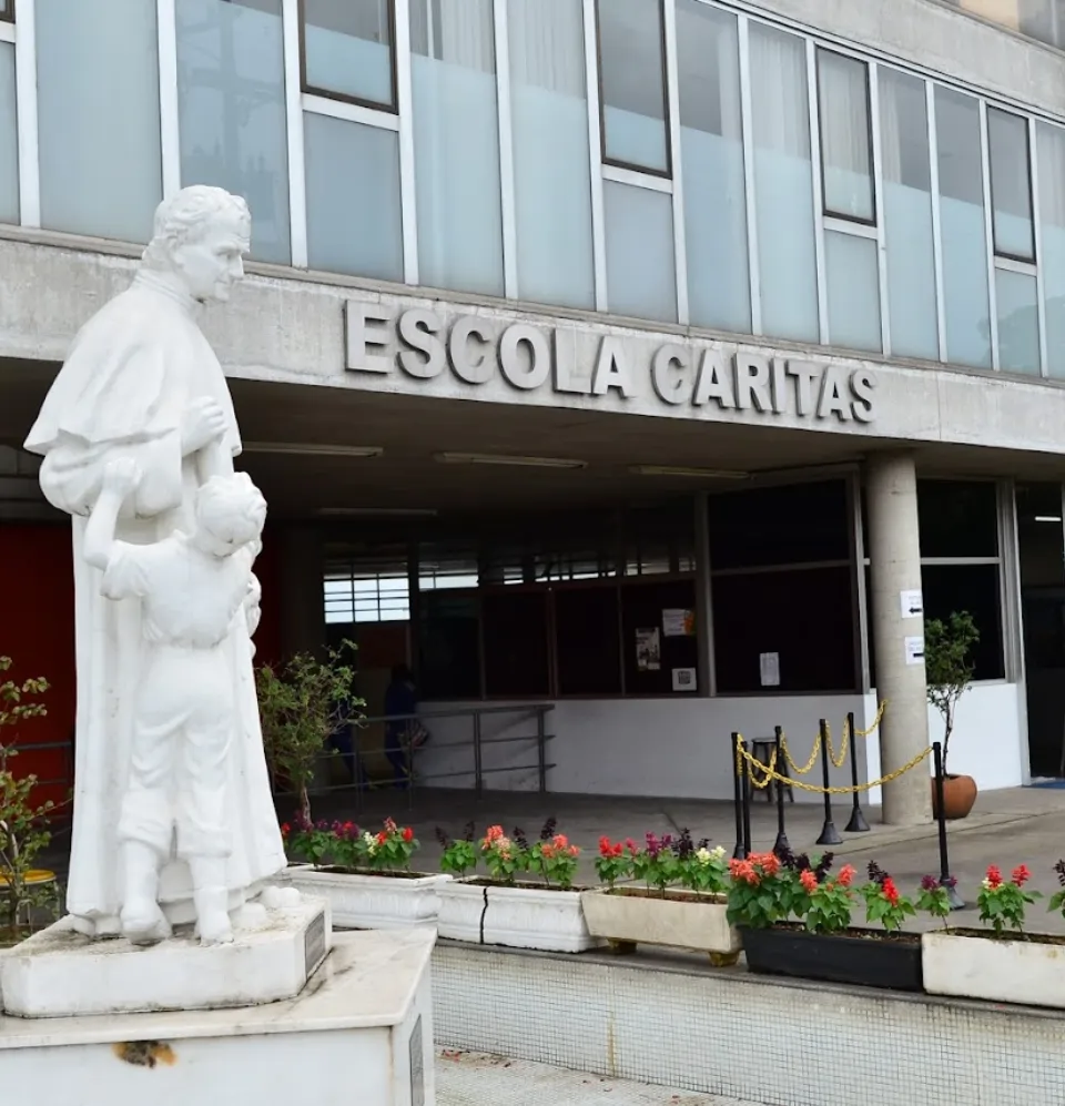 Fachada Escola Caritas